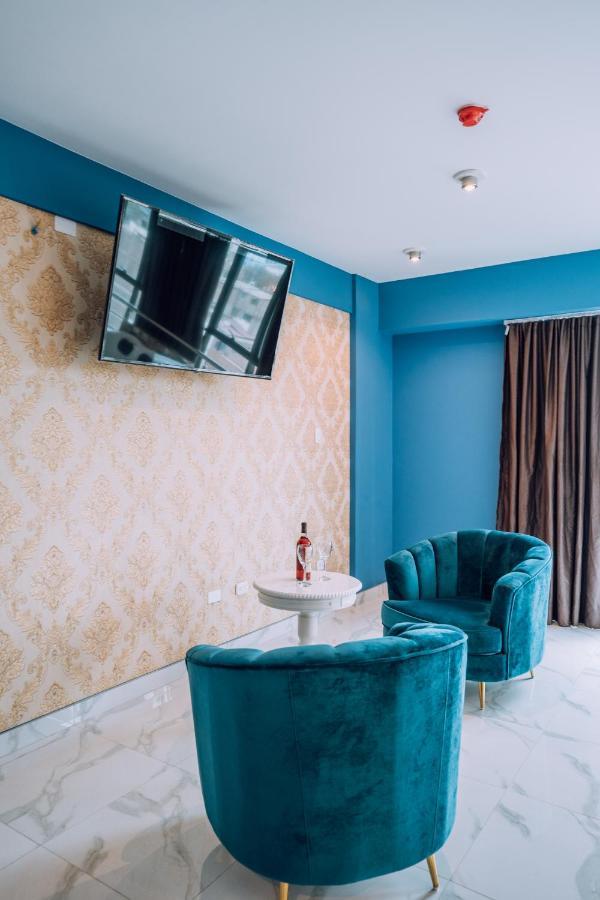 Hotel Design & Club