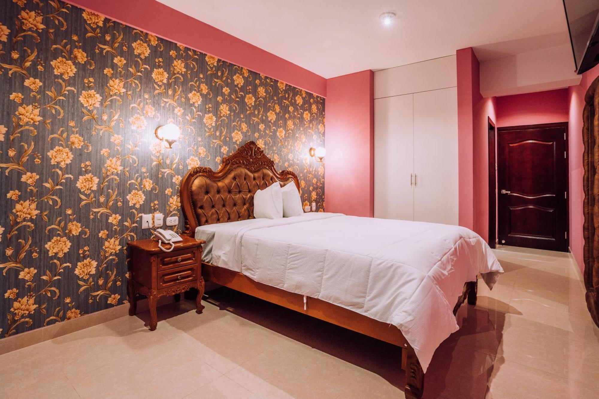 Design & Club Hotel Lima