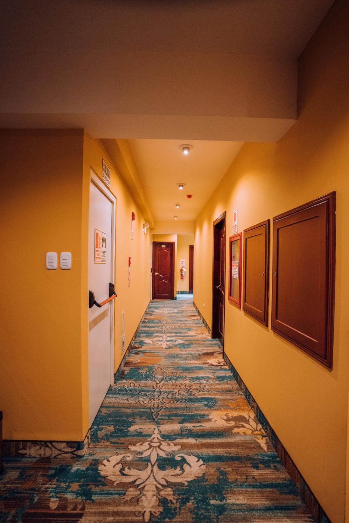 Hotel Design & Club